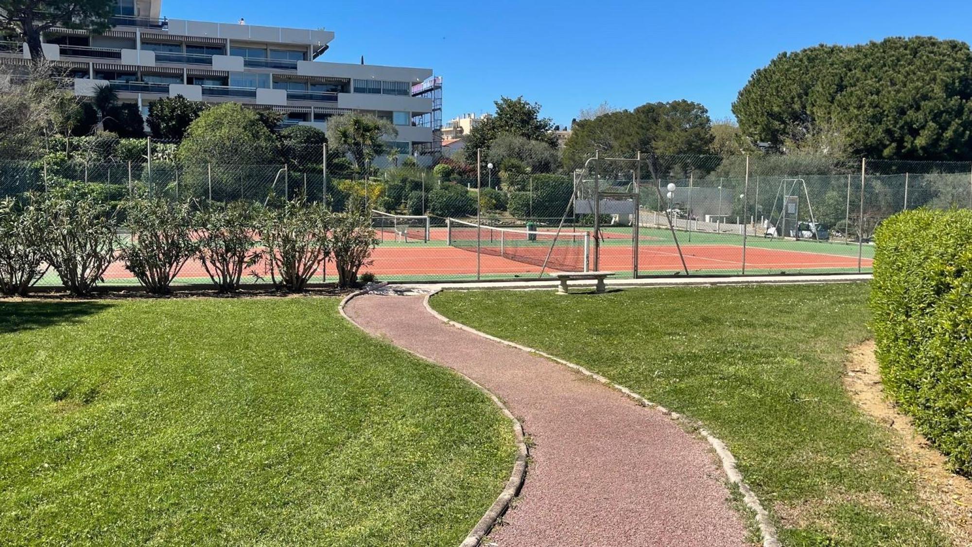 Joli Studio Vue Mer, Piscine, Tennis, Parking Antibes Exterior foto
